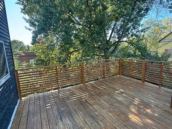 5th image of 4933 Yew St