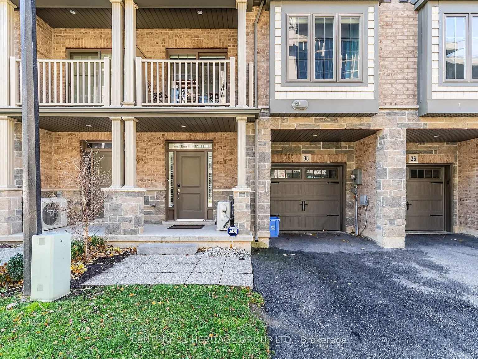 2 bed, $2,550 — Photo 2