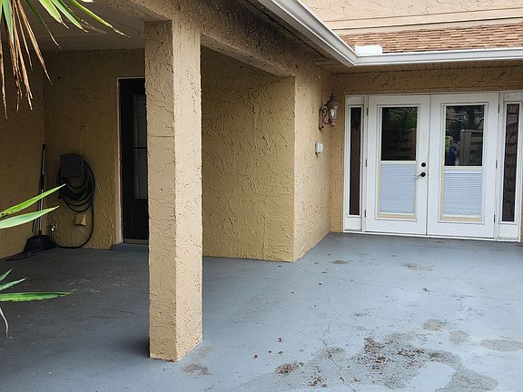 5th image of 1009 Grove St #90
