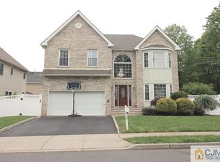 21 N Grant Ave, Colonia, NJ 07067