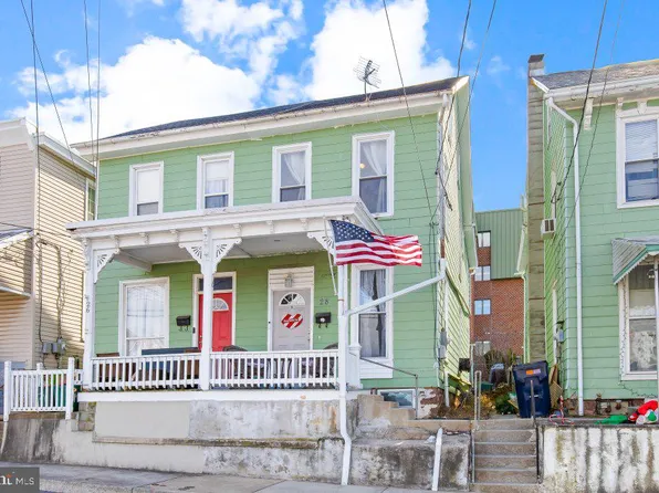 28 Lake St, Ephrata, PA 17522