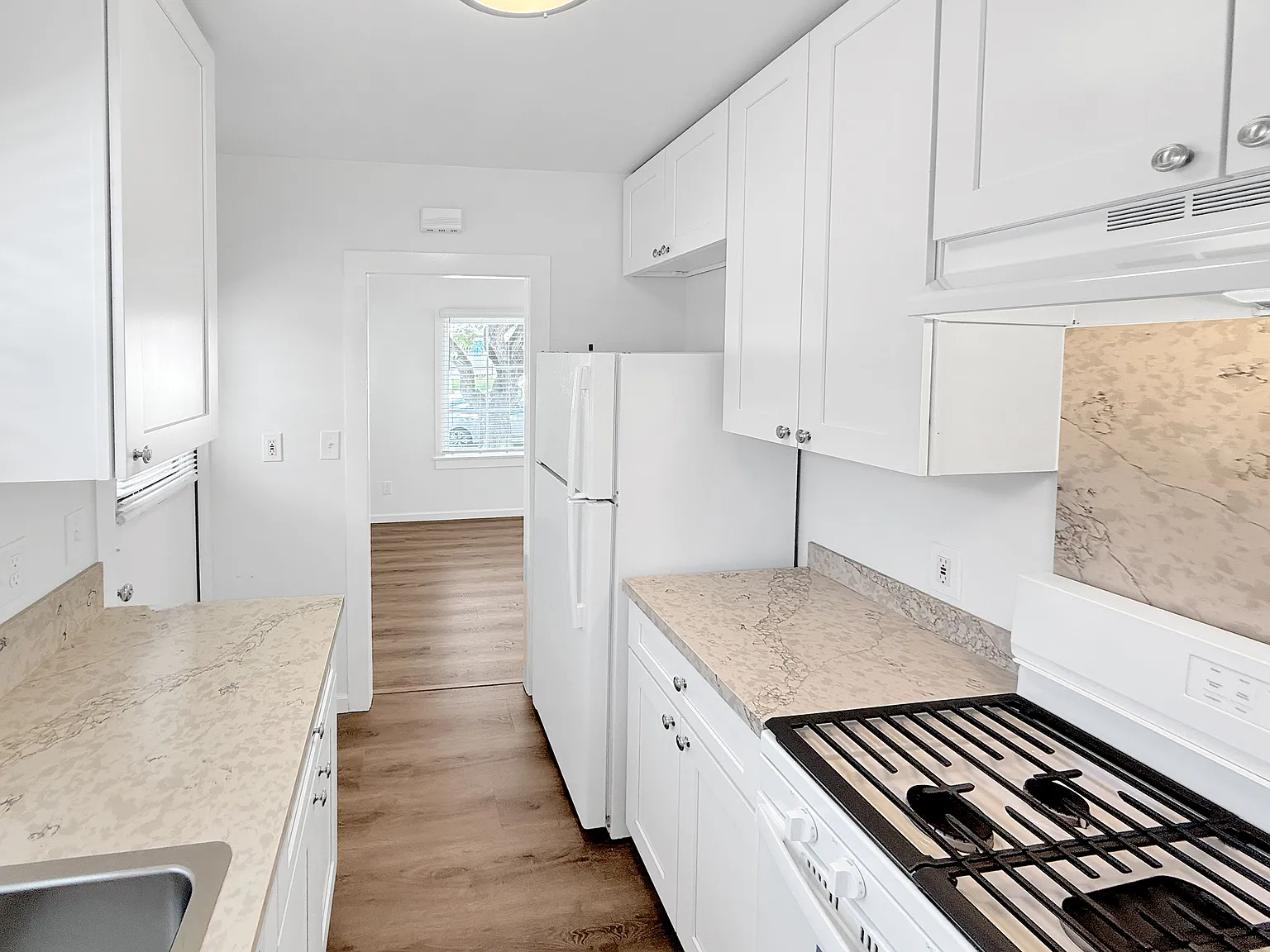 1 bed, 400 sqft, $2,250 — Photo 4