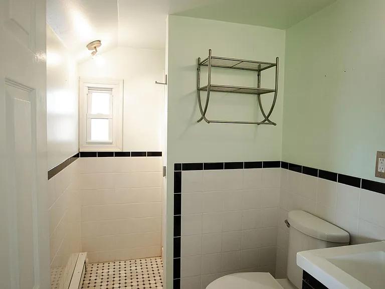 516 Market St — Photo 14