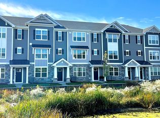 293 Basin Ct, Saint Charles, IL 60174