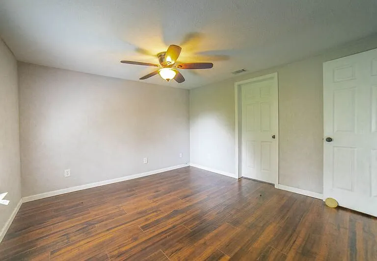 518 Railroad St — Photo 25