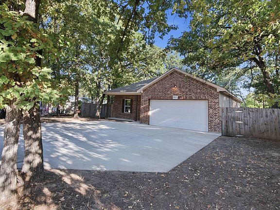 3rd image of 1837 Jennifer Ct
