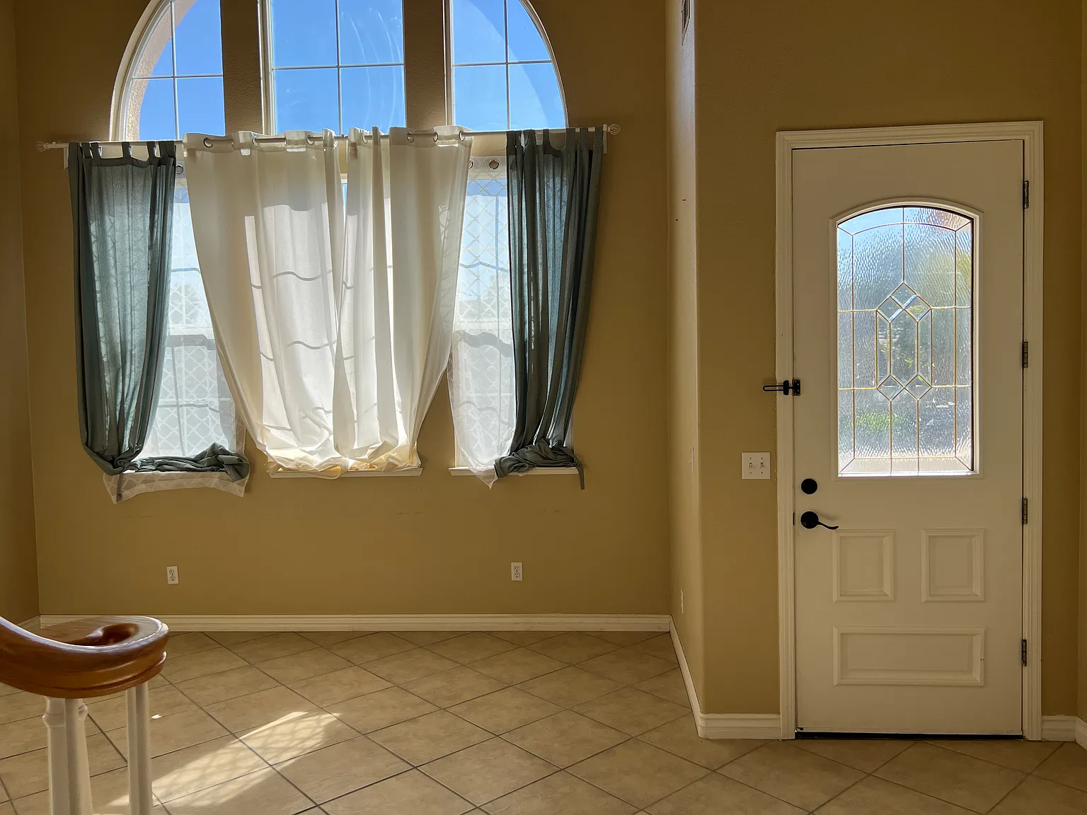 3 bed, 1994 sqft, $2,900 — Photo 3
