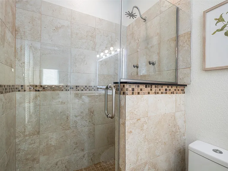 401 Lakeside Ln #213 — Photo 21