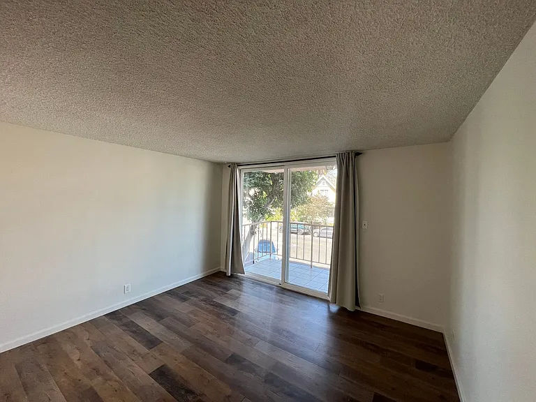 545 Chestnut Ave #101 — Photo 13