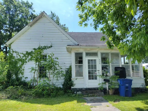 438 W Oak St, Mitchell, IN 47446