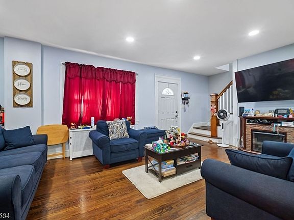 3rd image of 228 Totowa Rd