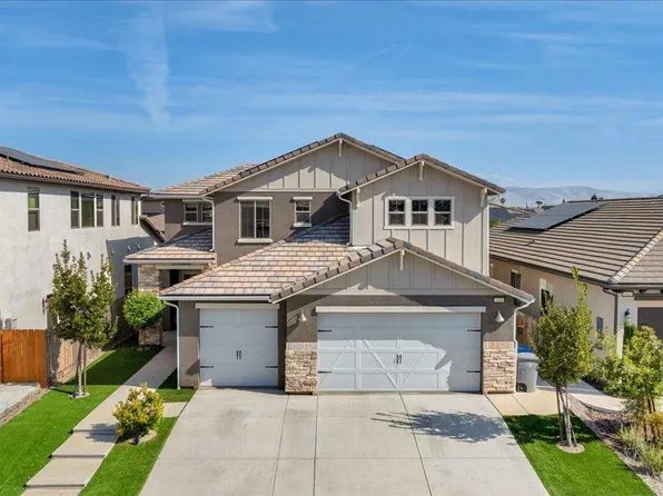 2653 Vermont Ave, Clovis, CA 93619
