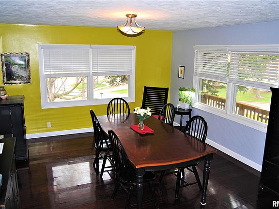 5th image of 201 Oakwood Pl