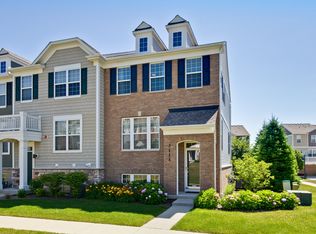 3111 Coral Ln, Glenview, IL 60026