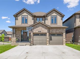 151 Mountain Holly Ct, Waterloo, ON N2V 0E1