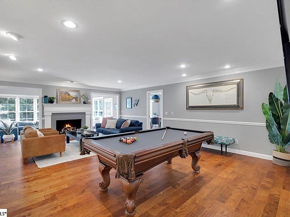 4th image of 9 Ashwicke Ln