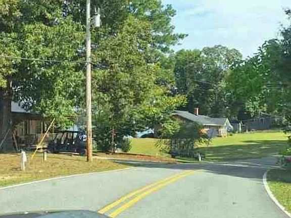 Exterior Neighborhood (street photo)