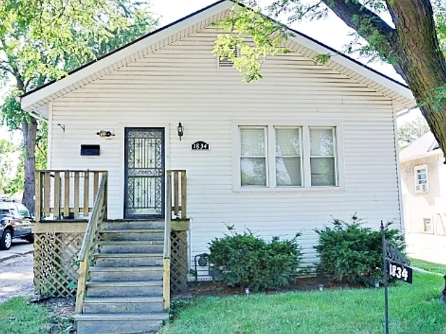 1834 S 1st Ave photo 1