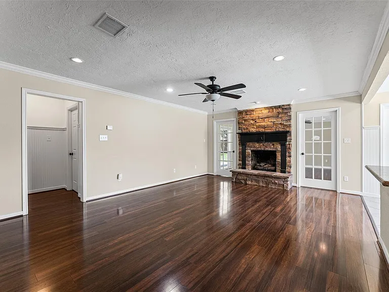 3202 Greenham Ct — Photo 6
