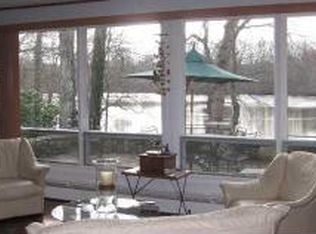 174 Oakwoods Dr, Wakefield, RI 02879