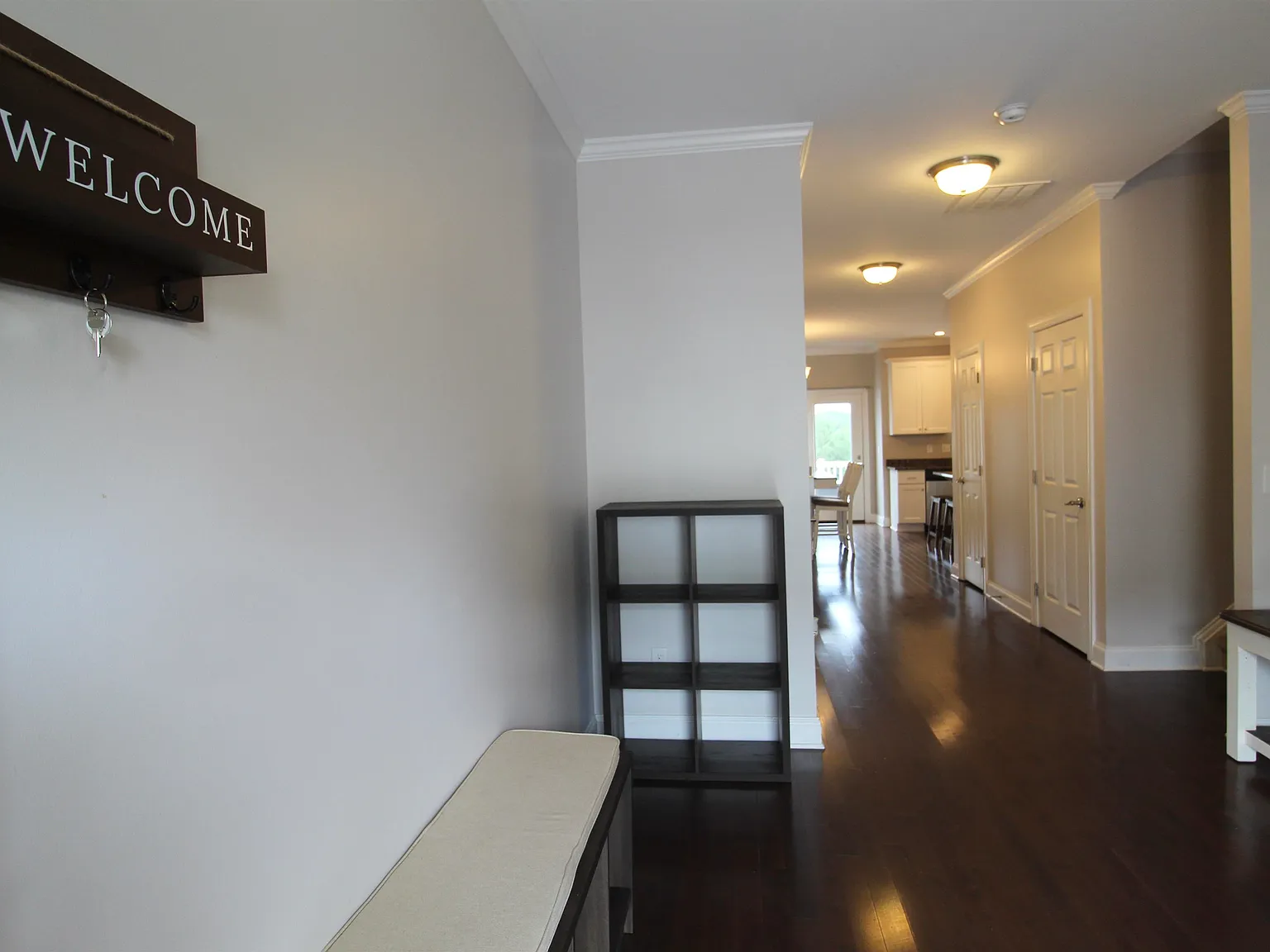 4 bed, 3.5 bath, 2350 sqft, $2,350 — Photo 4