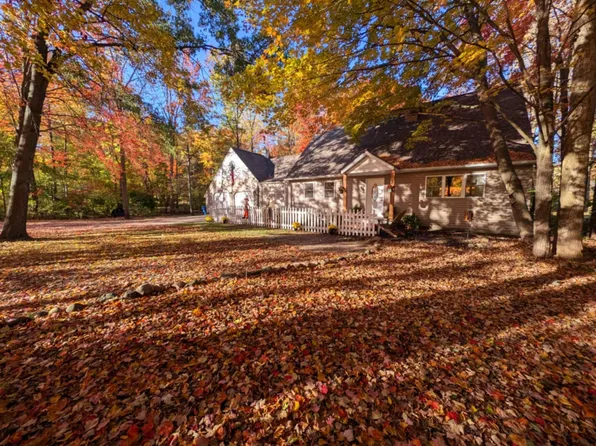 2723 N Waskevich Ln, Midland, MI 48642