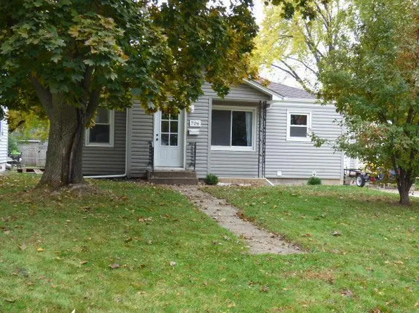 706 E 3rd St, Litchfield, MN 55355
