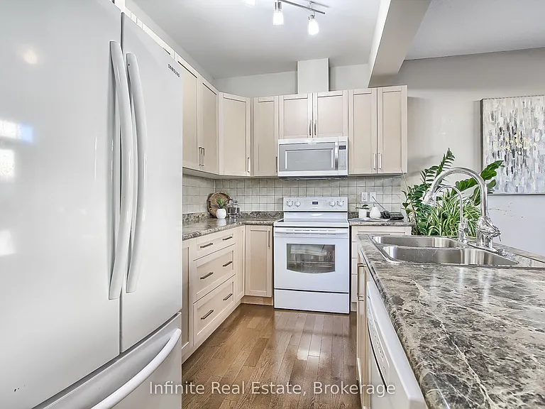 380 Lake St #11 — Photo 10
