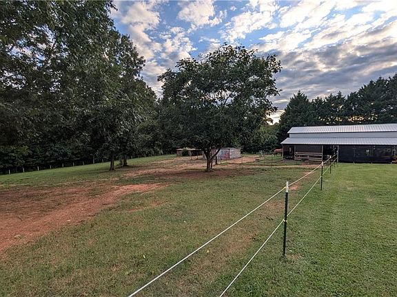 5th image of 3393 Fulton Rd