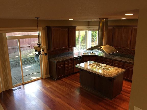 Nook and Kitchen 1