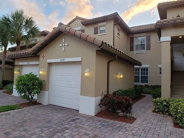 1st image of 8207 NW 128th Ln
