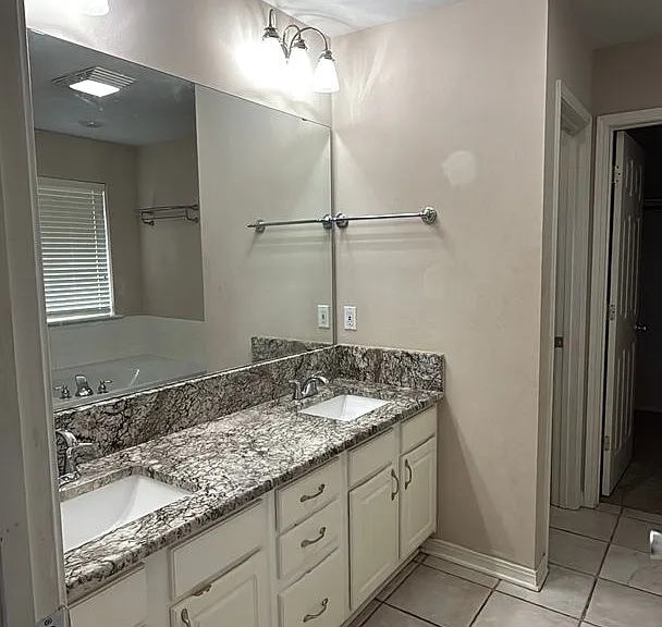 9812 Kings Pointe Dr — Photo 23