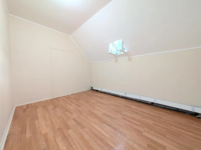 107 Catherine St — Photo 29