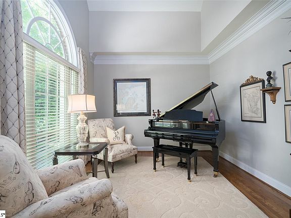 4th image of 108 Ashbury Dr