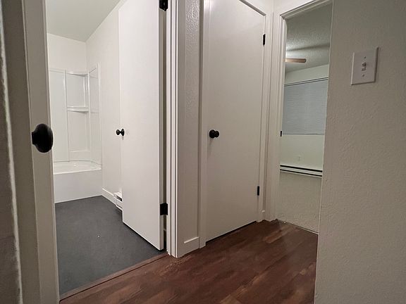 5th image of 1909 Hoyt Ave APT D