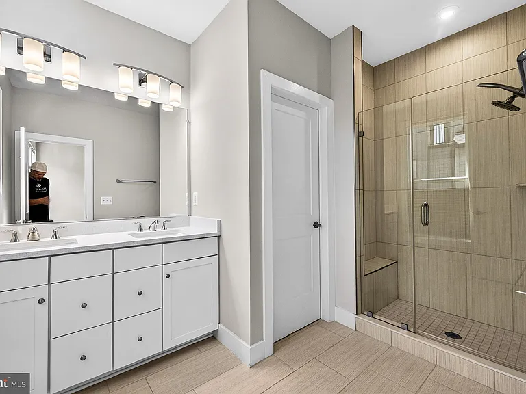 2421 Liberty Loop — Photo 29