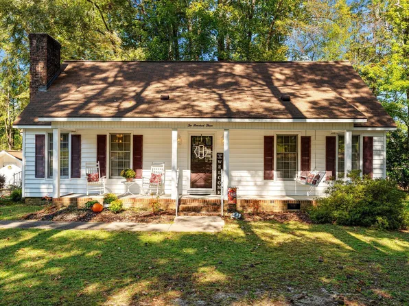 203 Maple Dr, Erwin, NC 28339