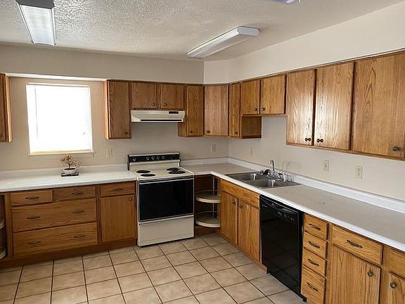 5th image of 2687 Cheyenne Dr
