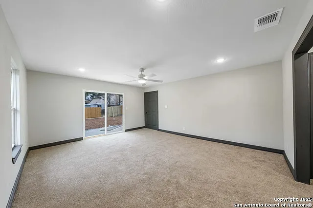 2643 W Gramercy Pl — Photo 17