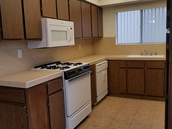 3rd image of 1246 Euclid St APT 10