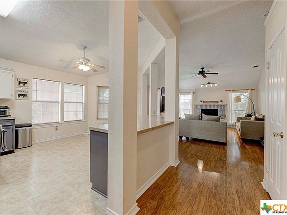 5th image of 2315 Creek Dr