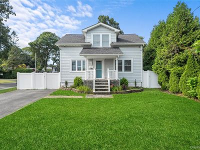 21 Adams Street W, East Islip, NY, 11730