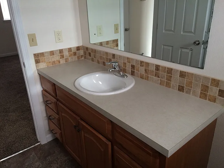 1323 S Skyline Dr — Photo 7