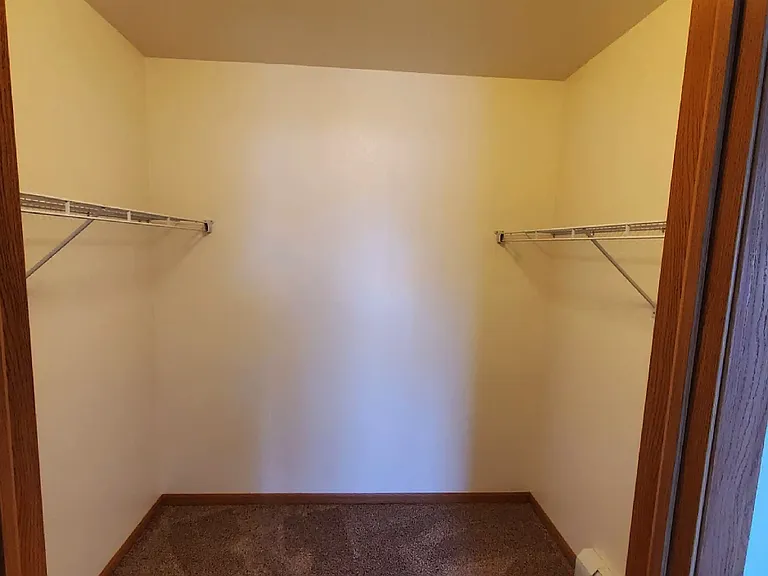 1401 & 1501 Crestview Dr #1401 — Photo 9