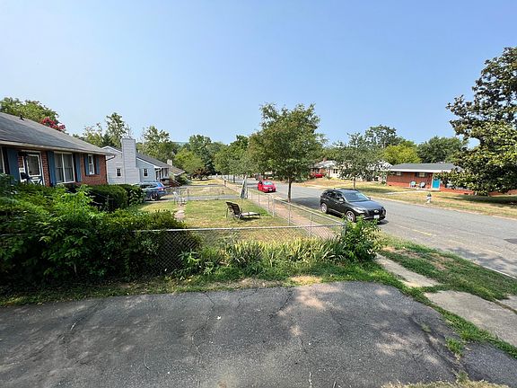 5th image of 608 Hanson Ave