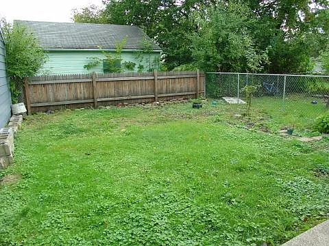 213 Grote St — Photo 3