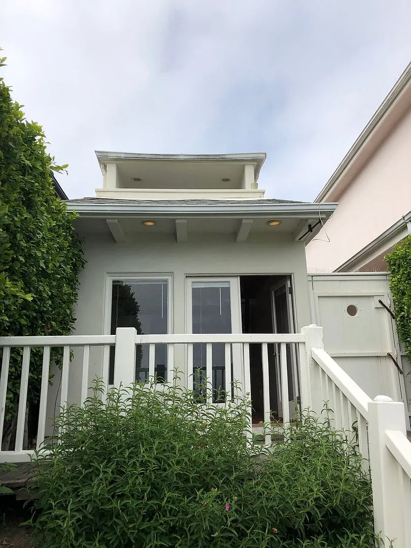 6581 Del Playa — Photo 4