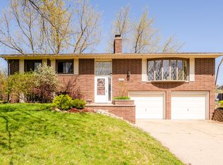 1953 Salisbury Pl, Saint Joseph, MI 49085