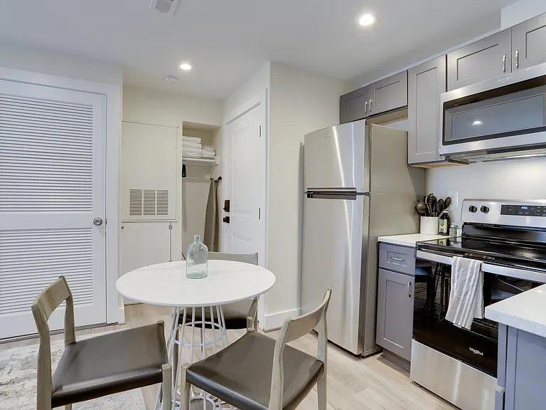 1408 9th St NW #1 — Photo 9