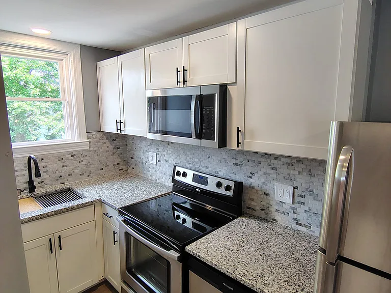 60 Harrison St #2 — Photo 15